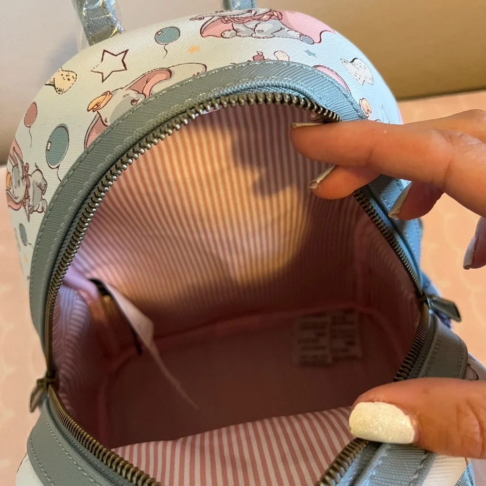 Loungefly Dumbo UK Exclusive baby blue - Picture 3 of 7